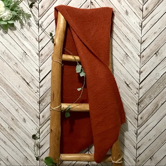 Soft acrylic scarf in rust - Picture 4 of 4